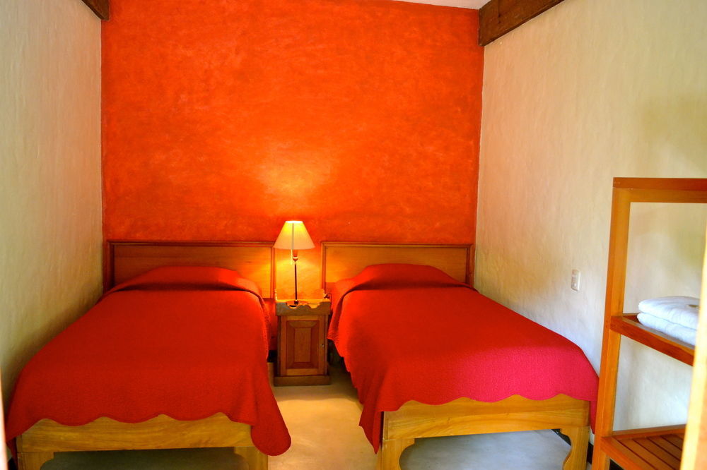 Hotel Jungle Lodge ตีกัล ภายนอก รูปภาพ
