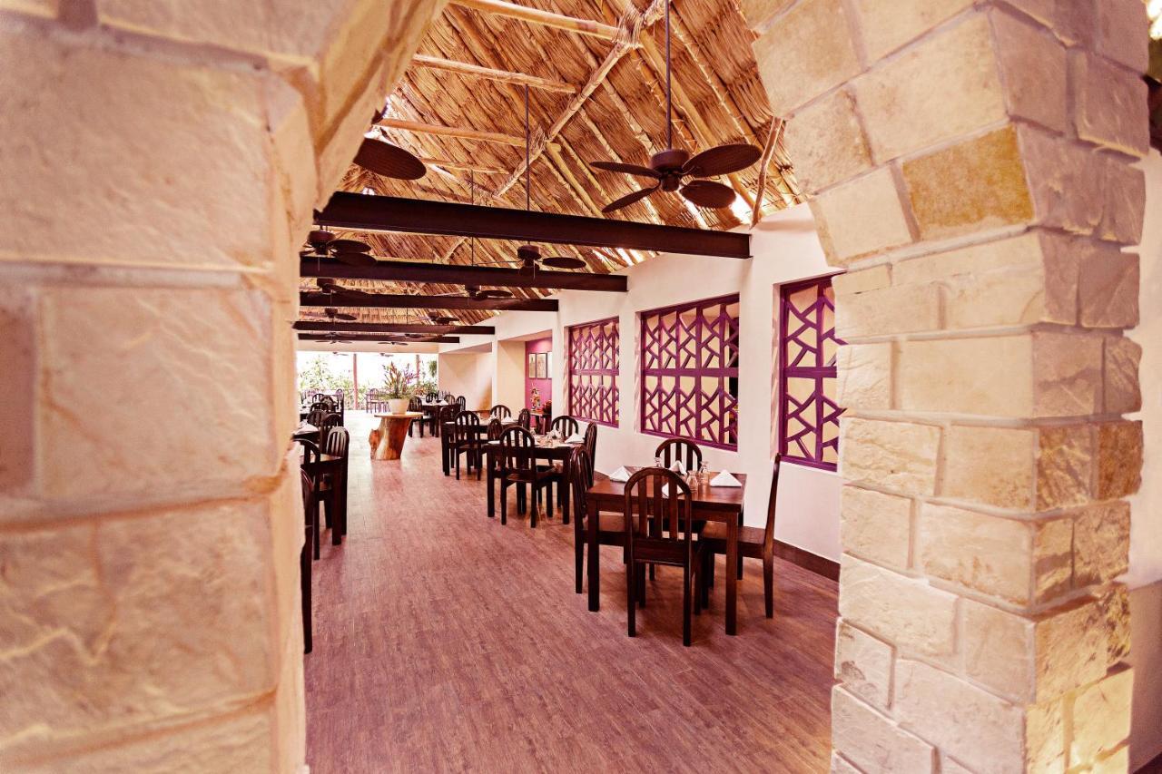 Hotel Jungle Lodge ตีกัล ภายนอก รูปภาพ